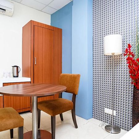 Hotel Pooja Palace Ню Делхи Екстериор снимка