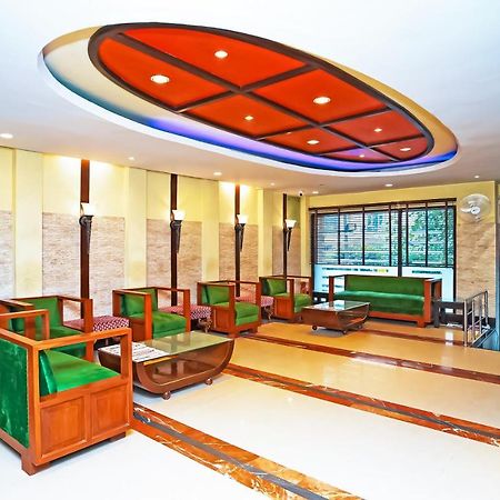 Hotel Pooja Palace Ню Делхи Екстериор снимка