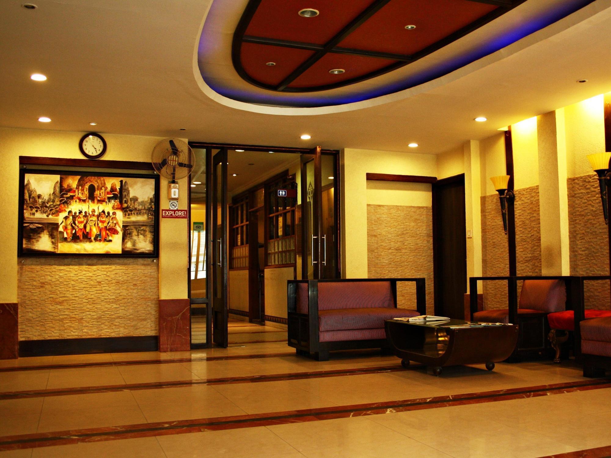 Hotel Pooja Palace Ню Делхи Екстериор снимка