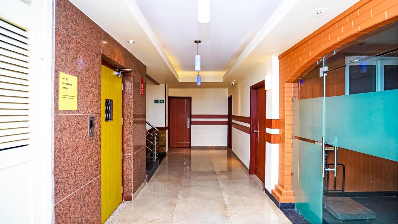 Hotel Pooja Palace Ню Делхи Екстериор снимка