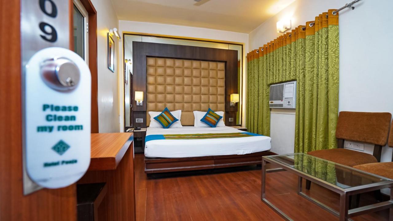Hotel Pooja Palace Ню Делхи Екстериор снимка